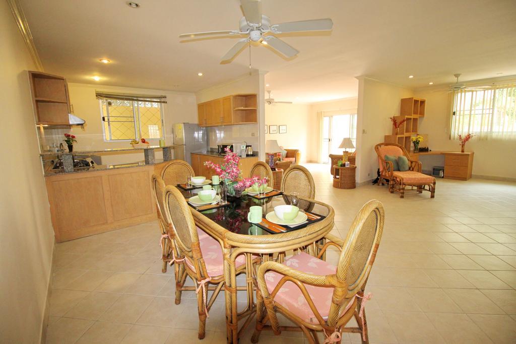 Butterfly Garden Boutique Residences By Frasier, A Lifestyle Destination Apt And Villas 1 To 3 Bedroom Units, 2 Full Bathrooms, Rain Shower, Spa Bath, Complete Kitchen, Staff 24-7,Fast Fiber Optic Wifi, 55" Smart Tv'S, Free Bbq, Pattaya Quarto foto